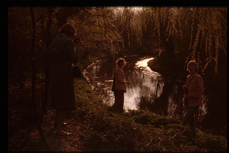 29.Arboretum mei 1976 Mama,Brigitte,Marion.JPG